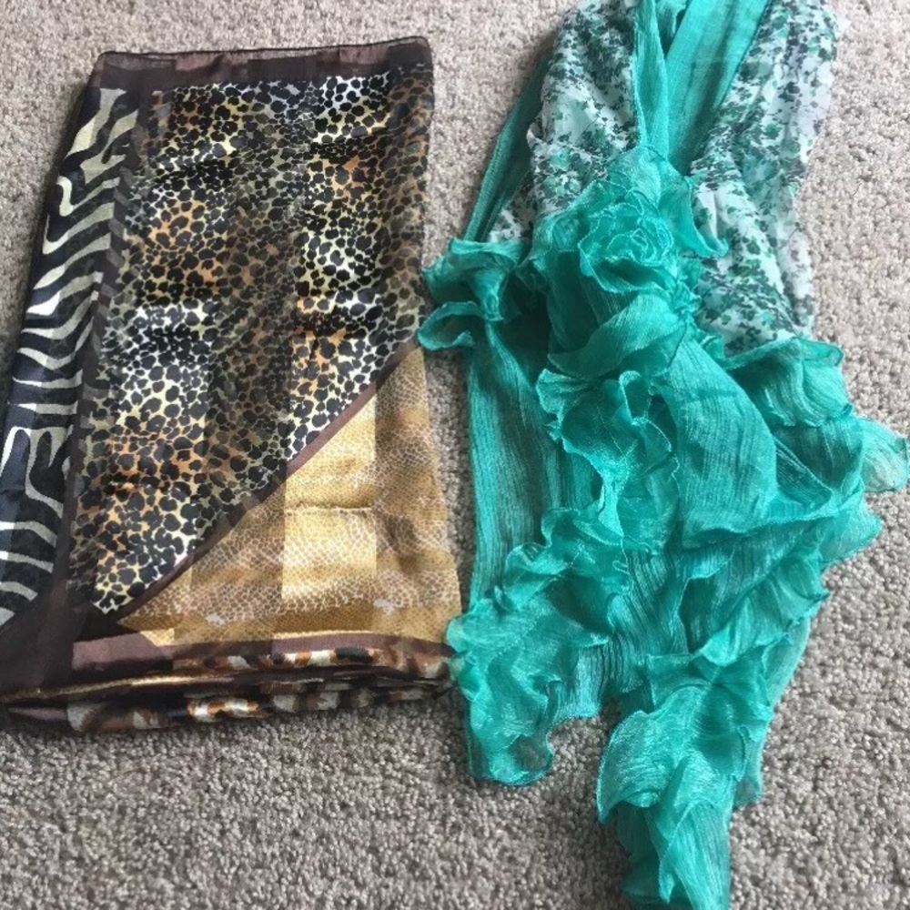 Lot of 2 beautiful scarves